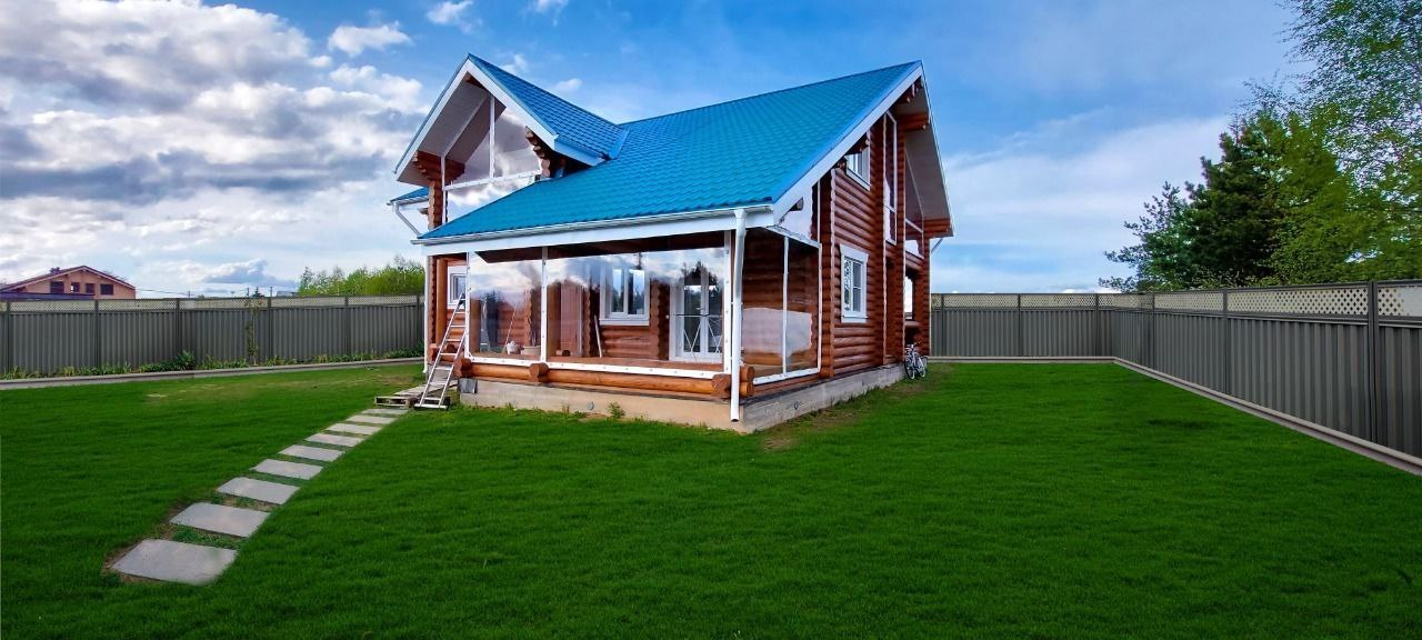 Мягкие окна на веранде загородного дома в Бежецке